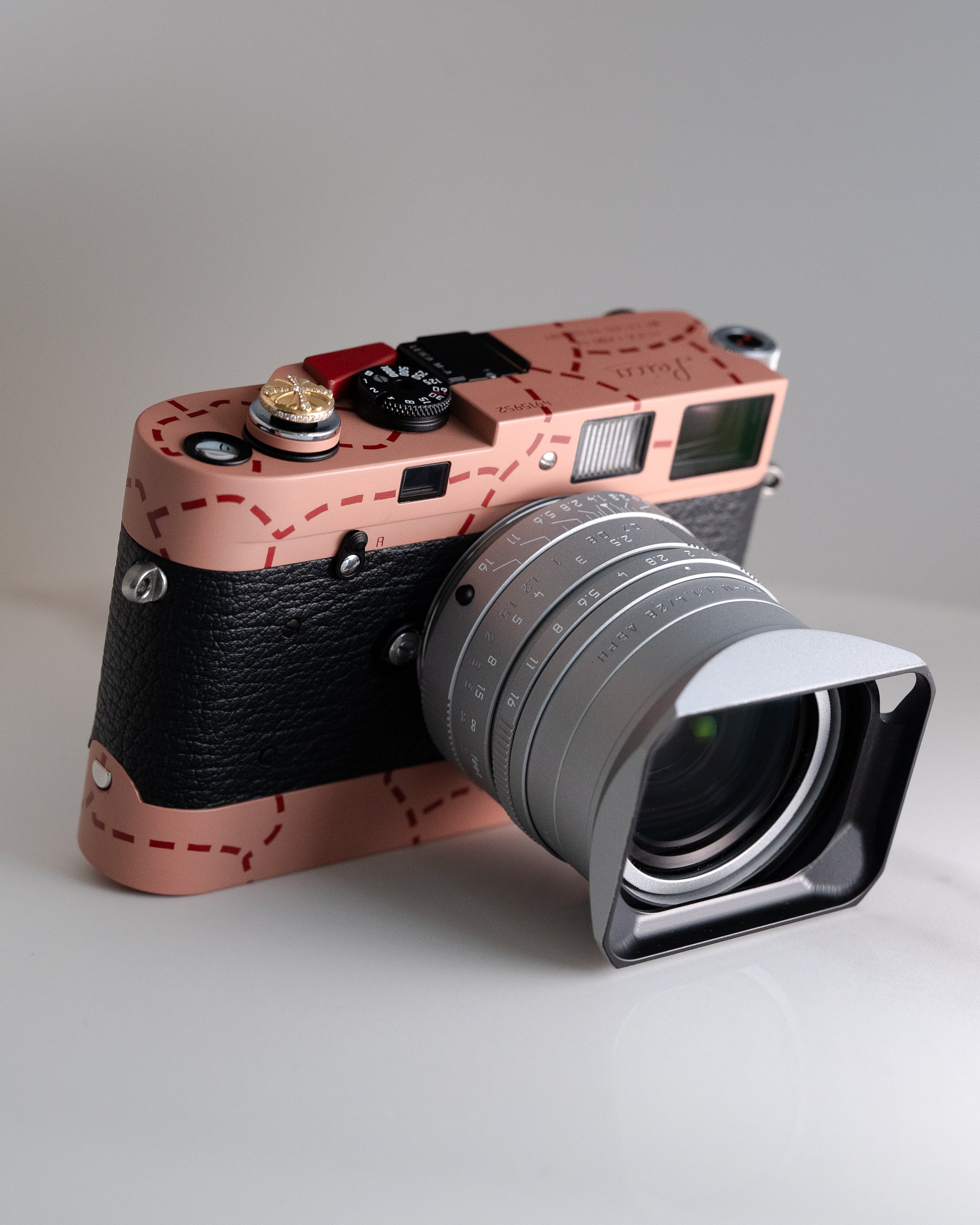 Ghost-FMR: 'Pink Pig' [Leica M-A Typ 127]